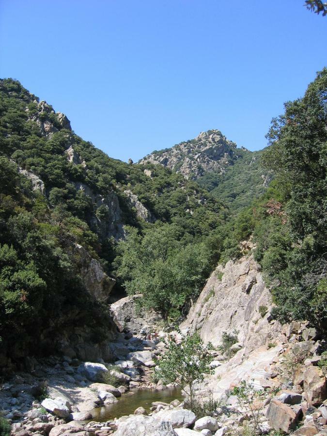 Gite Du Salagou Octon Exteriér fotografie